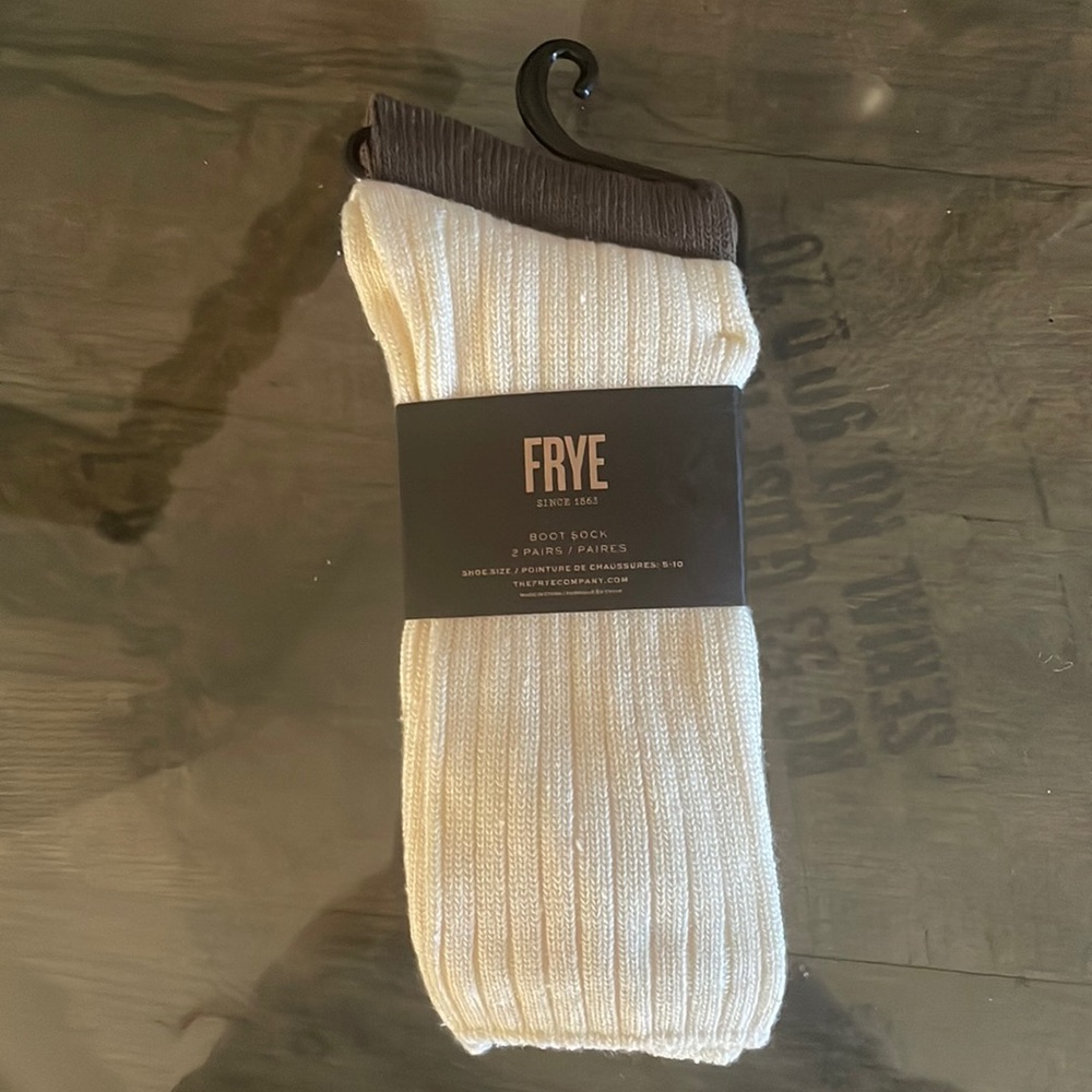 “NEW” Frye Boot Socks, 2-pack, Fits size 5-10, Super soft & cozy!